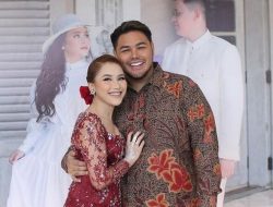 6 Foto Editan Ivan Gunawan Jadi Tokoh Film, Ajak Ayu Ting Ting Parodikan Film Dilan