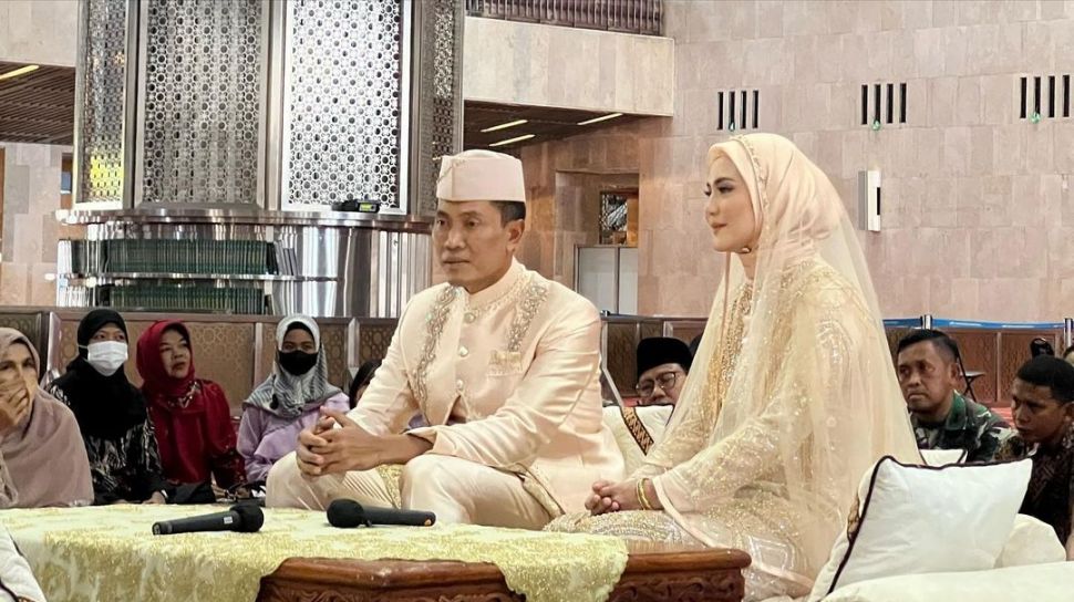 7 Momen Pernikahan Juliana Moechtar, Berjodoh Gara-gara Istri Tommy Kurniawan