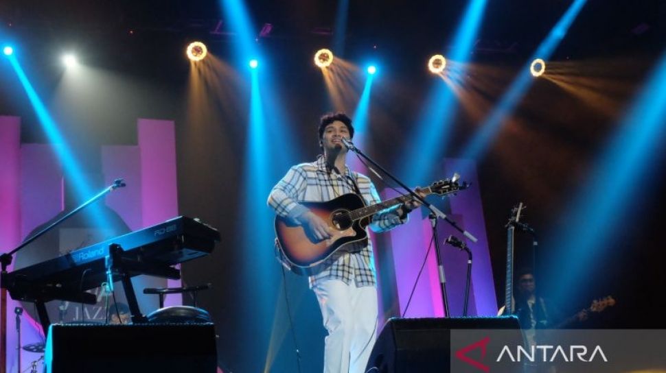 Tutup Java Jazz Festival 2022, Mikha Angelo Minta Maaf Bikin Suasana Jadi Galau