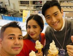 8 Gaya Artis Indonesia Ketemu Idol Korea, Raffi Ahmad Santai Gunakan Kemeja Ini